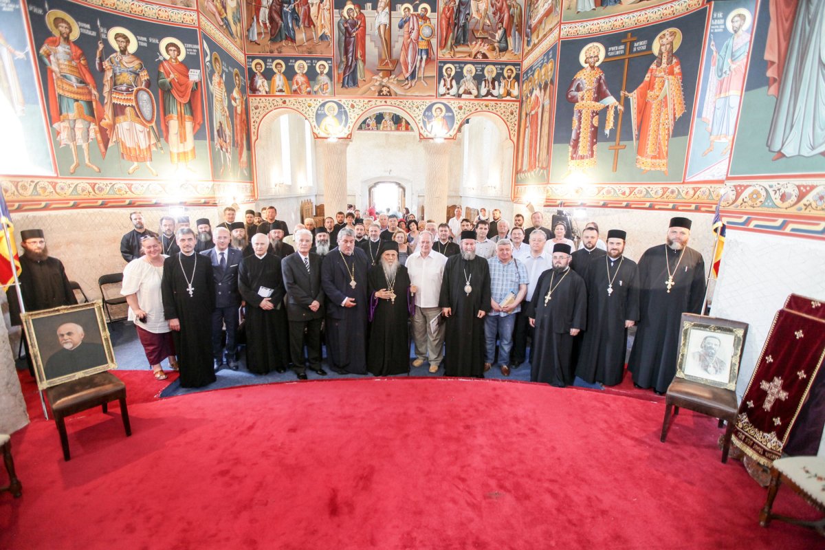 Nouă decenii de viaţă monahală la Rohia 55740