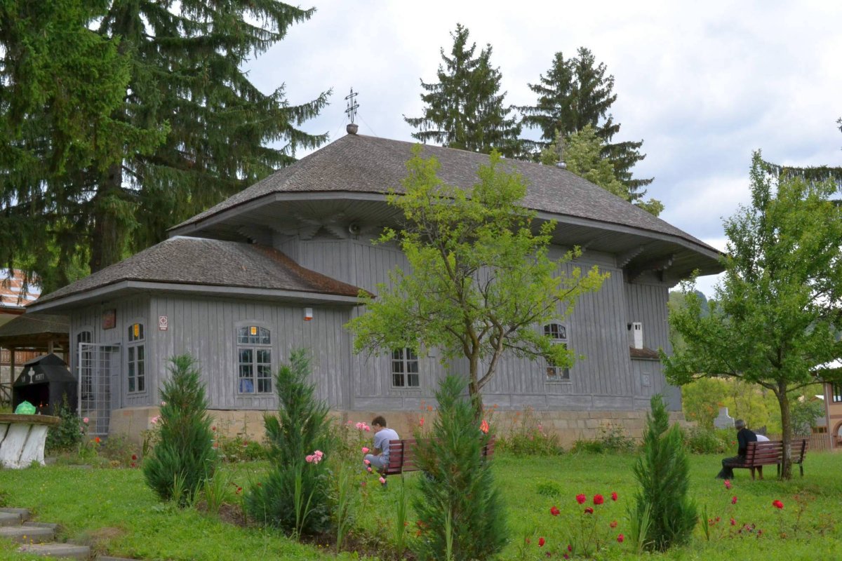 Valea Neagră, patria isihasmului vrâncean 55841