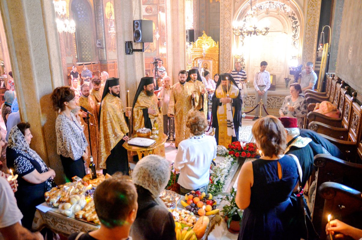 Pomenirea Patriarhilor Teoctist Arăpașu și Iustin Moisescu 55695