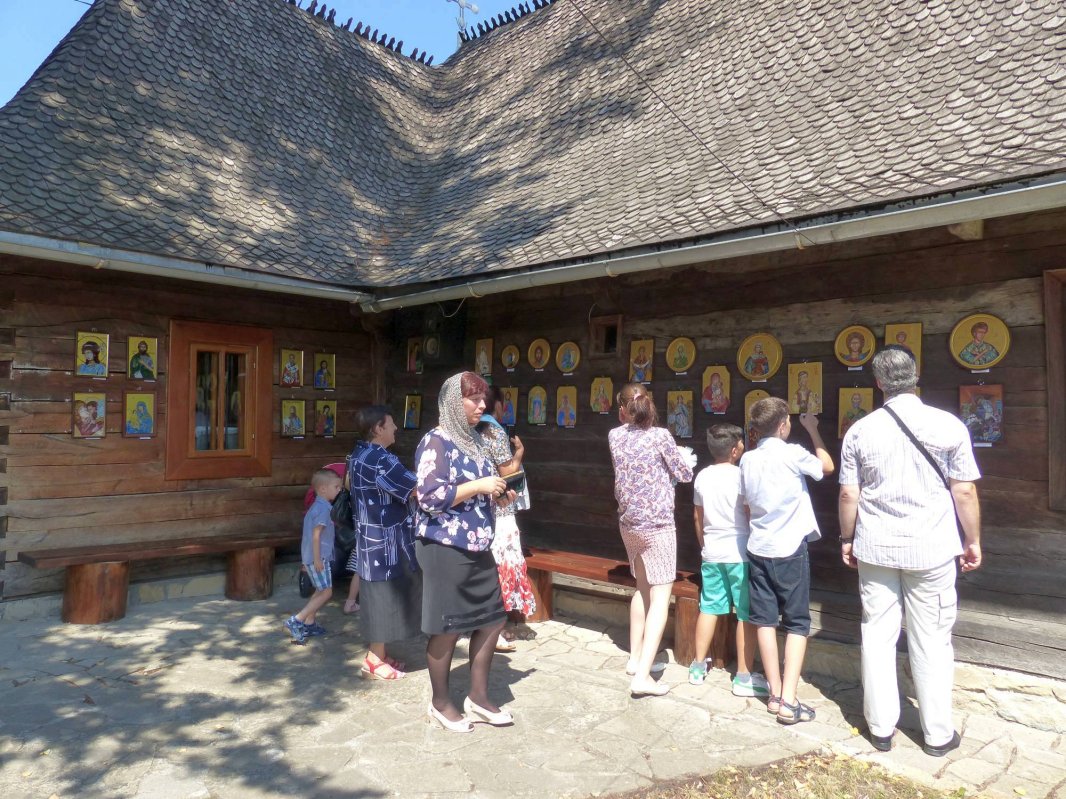 Expoziţie la finalul taberei de creaţie „Micii iconari“ 55598