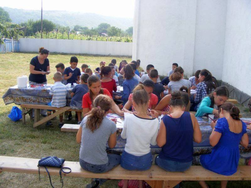 Şcoli de vară în parohiile Gura-Văii şi Holt 55595