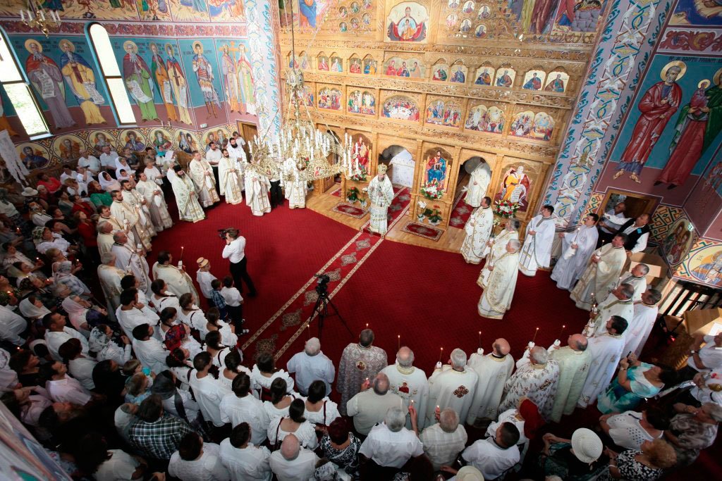 Slujiri arhierești în Duminica a 6-a după Rusalii 55606