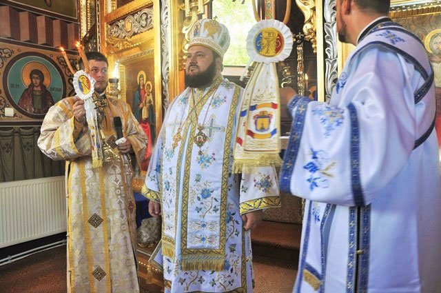 Slujiri arhierești în Duminica a 6-a după Rusalii 55607