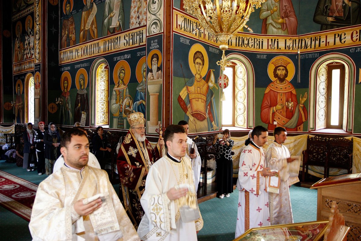 Slujiri arhiereşti în eparhii din Muntenia și Dobrogea 55633