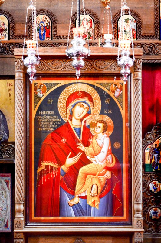 „Nu ne vom depărta de la tine, stăpână...” 55566