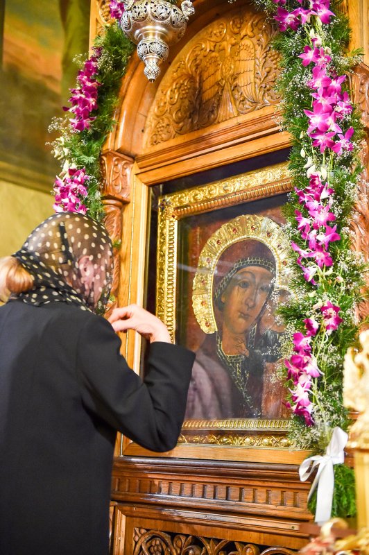 „Nu ne vom depărta de la tine, stăpână...” 55567