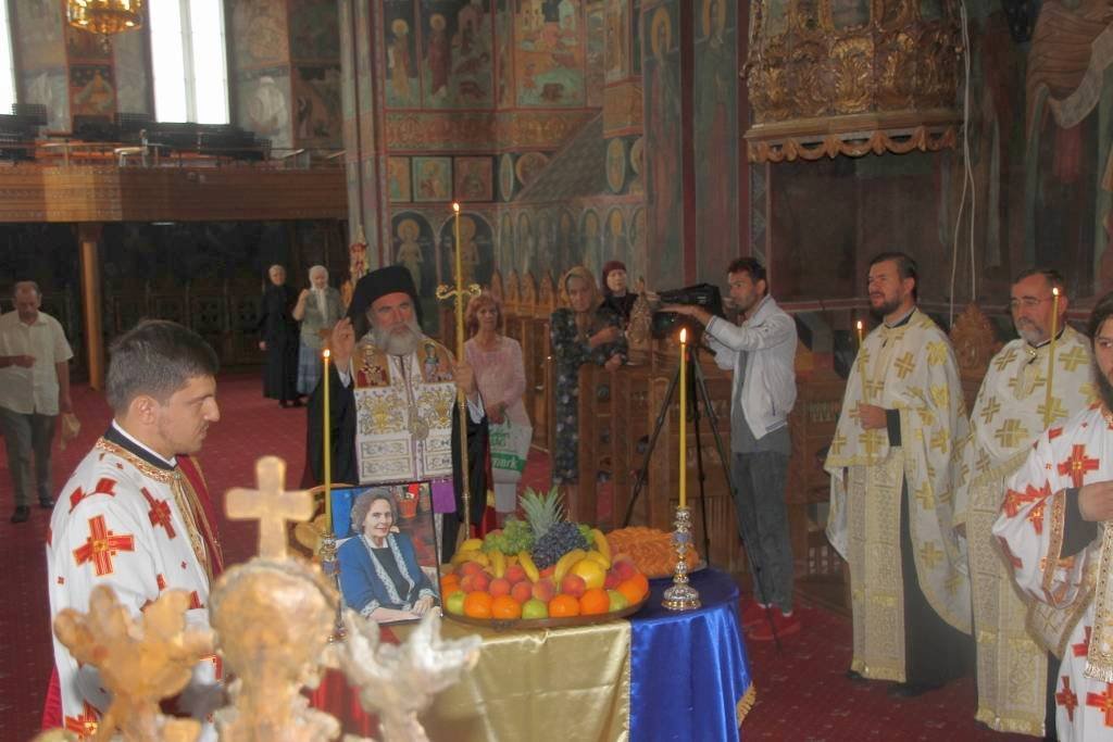 Parastas pentru membrii familiei regale a României trecuţi la Domnul, la Roman 55480