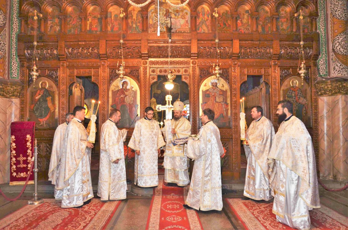 Slujire arhierească la Deva 55498