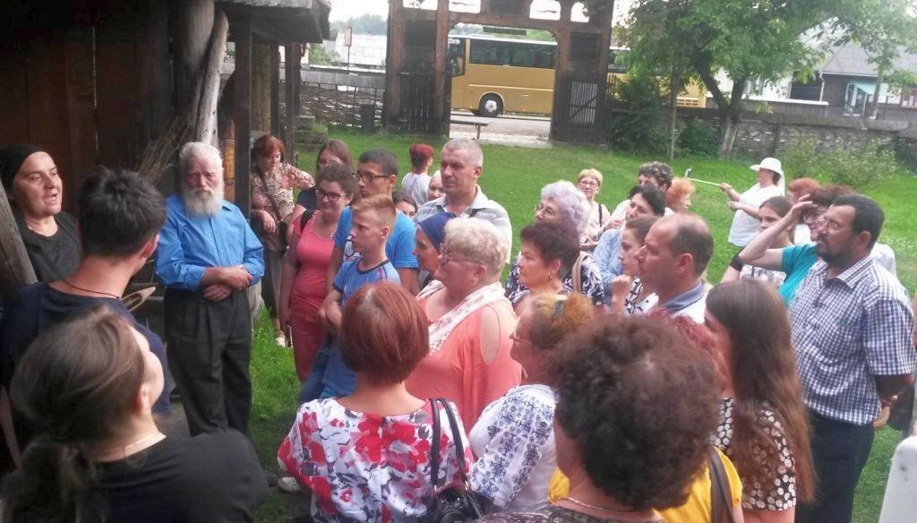 Enoriaşii Parohiei Poduri, pelerini la sfintele mănăstiri  55423