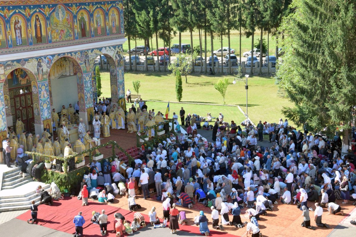 Hram la biserica seminarului de la Mănăstirea Neamţ 55360