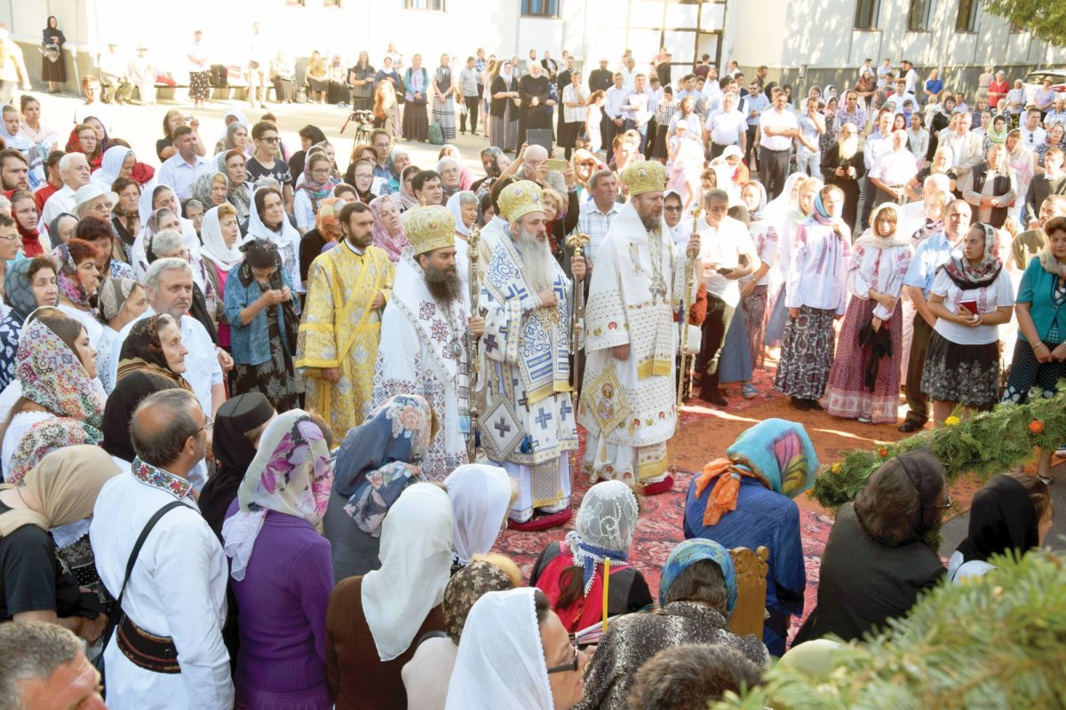 Hram la biserica seminarului de la Mănăstirea Neamţ 55362