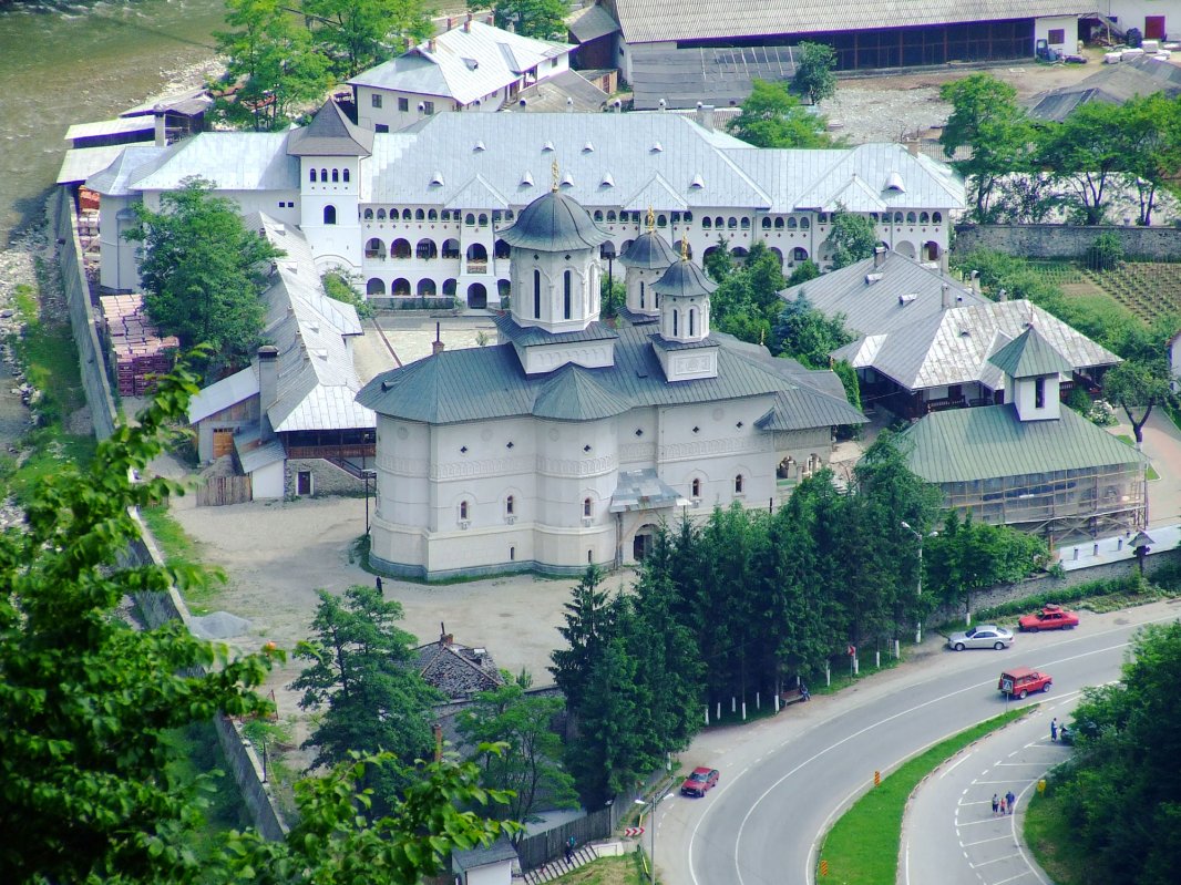 Sărbătoare în Lavra Sfântului Irodion de la Lainici 55374
