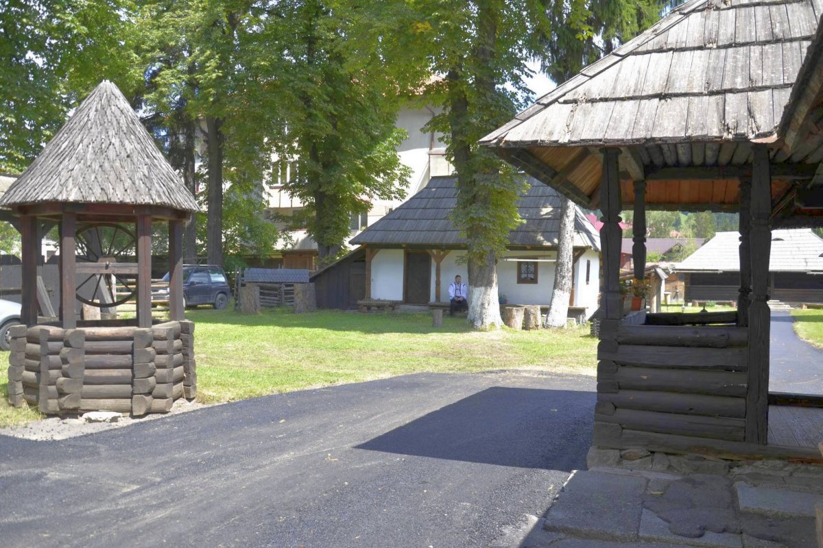 Istoria cioplită în lemn a Câmpulungului 55344