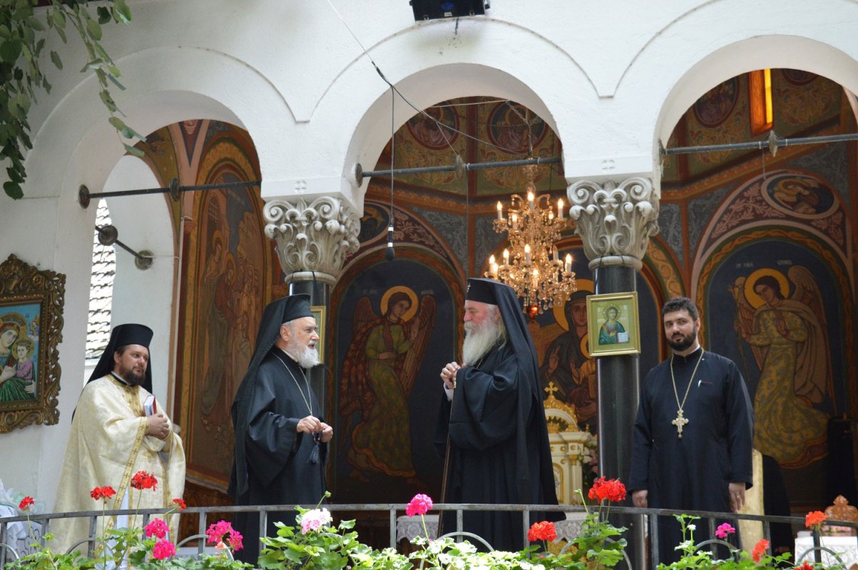 Praznicul Schimbării la Față în Mitropolia Banatului 55289