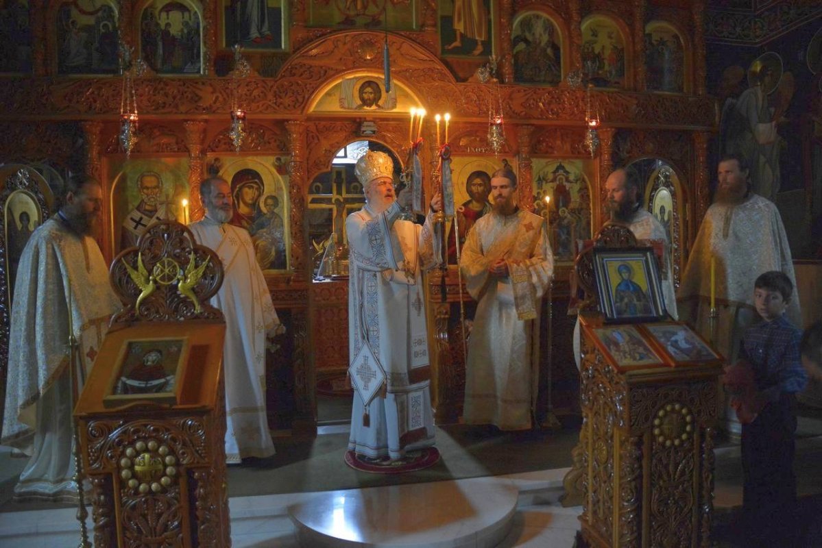 „În timpul rugăciunii, să avem mintea coborâtă în inimă“ 55208