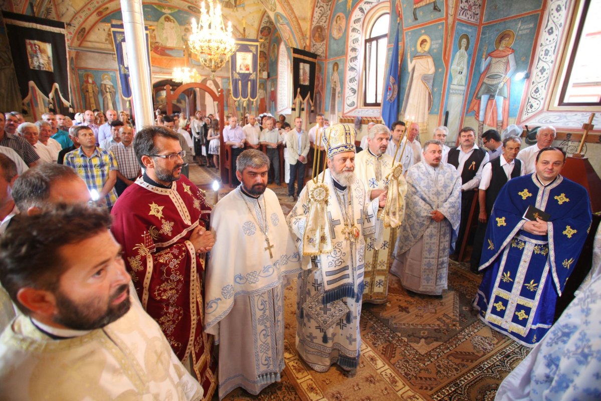 Slujiri arhiereşti în Duminica a 7-a după Rusalii, în Transilvania 55212