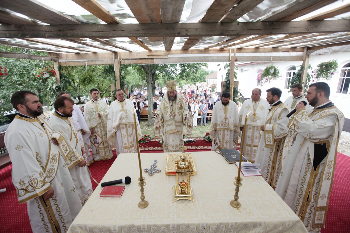 Slujiri arhiereşti în Duminica a 7-a după Rusalii, în Transilvania 55214