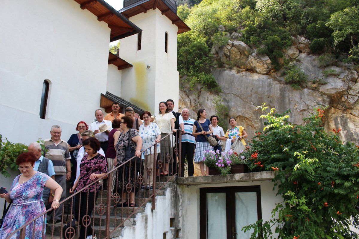 Pelerini clujeni la sfintele locaşuri din Defileul Dunării 55146