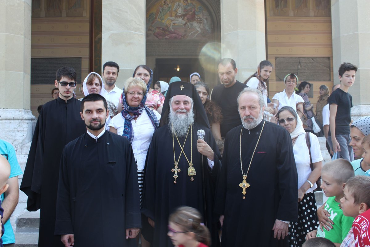 Praznicul Sfântului Ierarh Nifon în Mitropolia Olteniei 54983