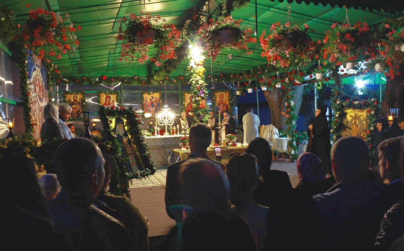 „La Mănăstirea Varatic, cerul s-a coborât pe pământ“ 54848