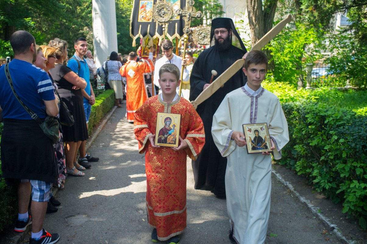 Mii de credincioși la pelerinajul „La Nicula colo-n deal” 54856