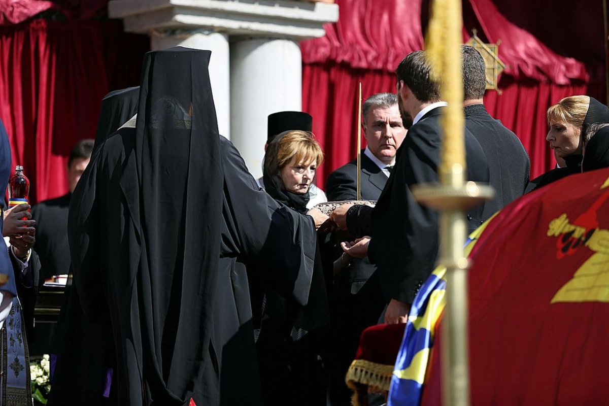 Regina Ana a fost înmormântată la Curtea de Argeș 54899