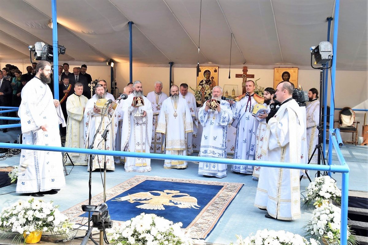 Hramul Adormirii Maicii Domnului 54783