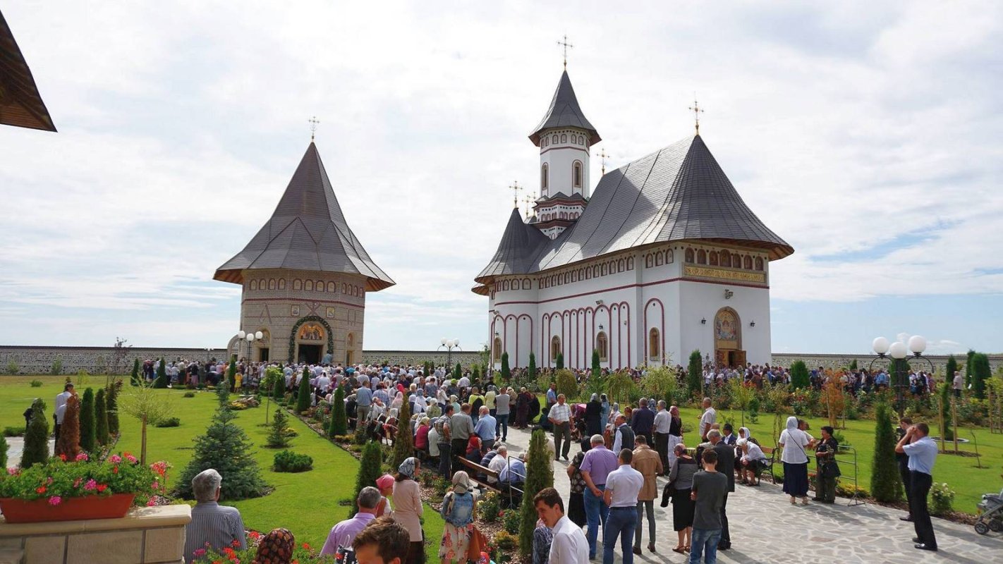 „Maica Domnului are în grijă întreaga Biserică“ 54776