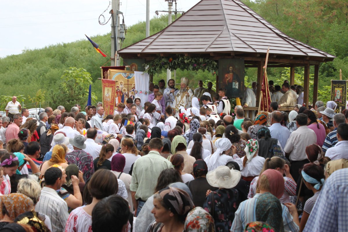 Sfinţii Martiri Brâncoveni prăznuiţi la Mănăstirea Cârlomăneşti din judeţul Galaţi 54712