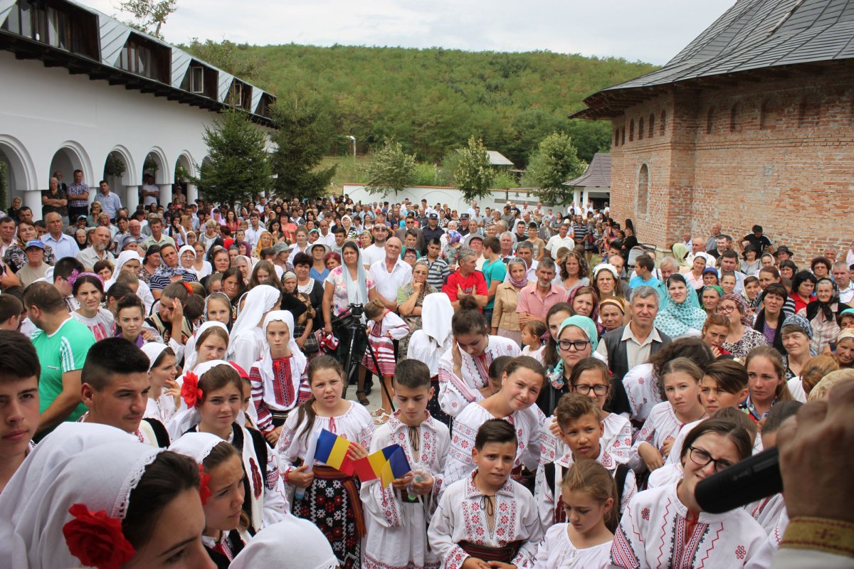 Sfinţii Martiri Brâncoveni prăznuiţi la Mănăstirea Cârlomăneşti din judeţul Galaţi 54713