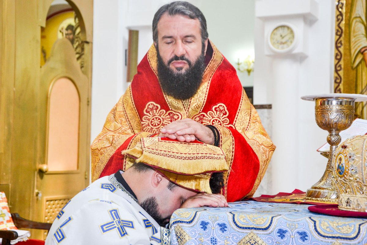 Slujire arhierească la Catedrala Episcopală 54678
