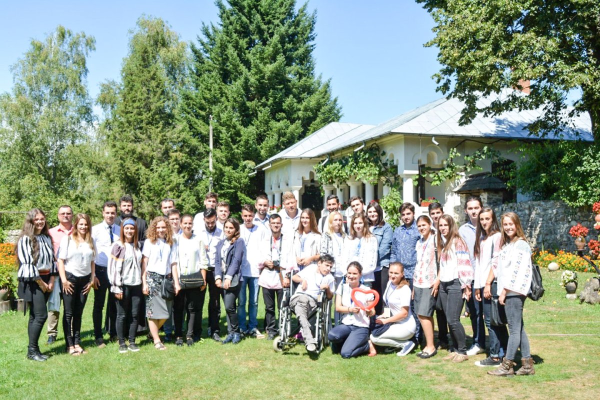 Tabăra „Tradiţie şi noutate”, la Arnota 54672