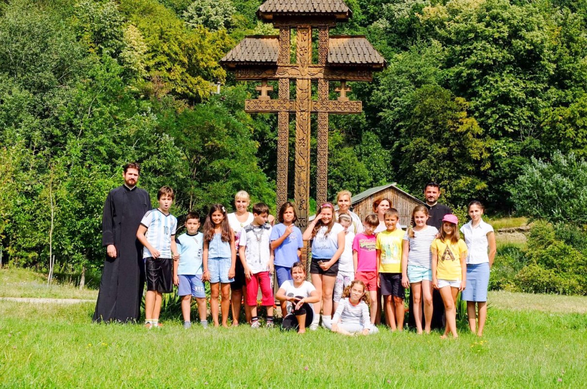 Tabăra „Tradiţie şi noutate”, la Arnota 54674