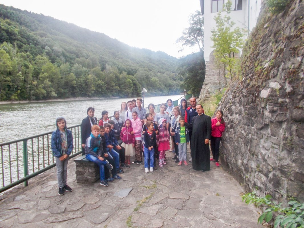 Tabăra „Tradiţie şi noutate”, la Arnota 54675