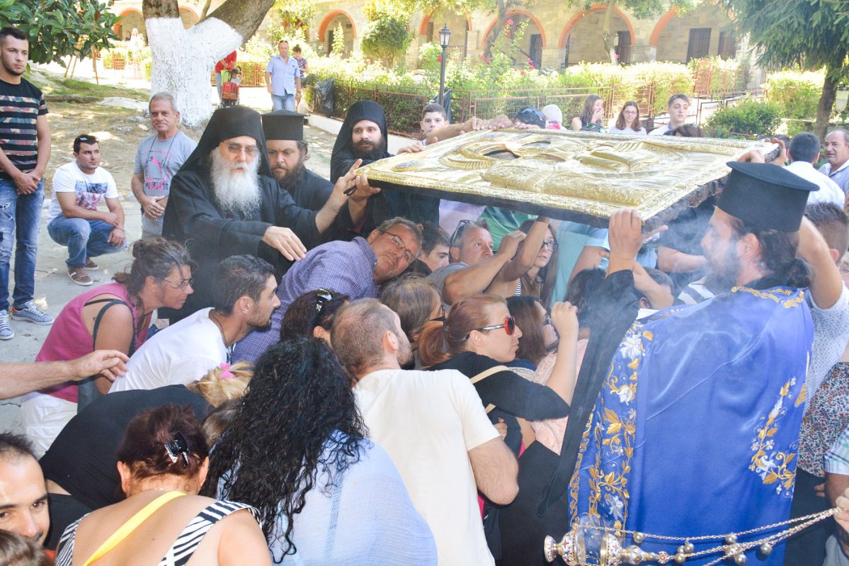 Hramul Mănăstirii Eikosifinissa din Grecia 54628