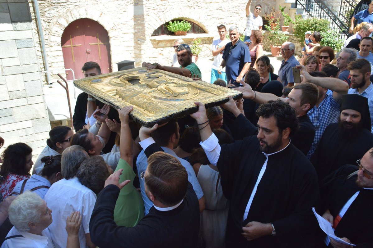 Hramul Mănăstirii Eikosifinissa din Grecia 54633