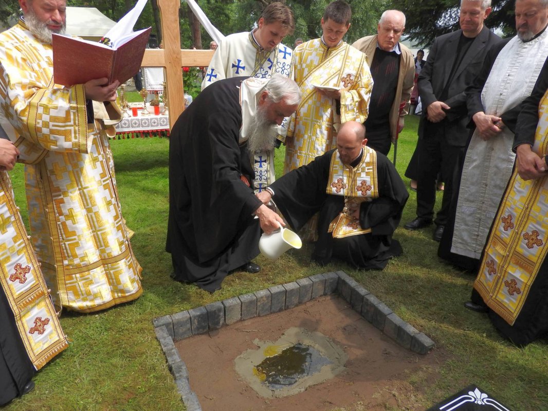 Pentru imigranții români, Biserica înseamnă reîntoarcerea acasă 54564