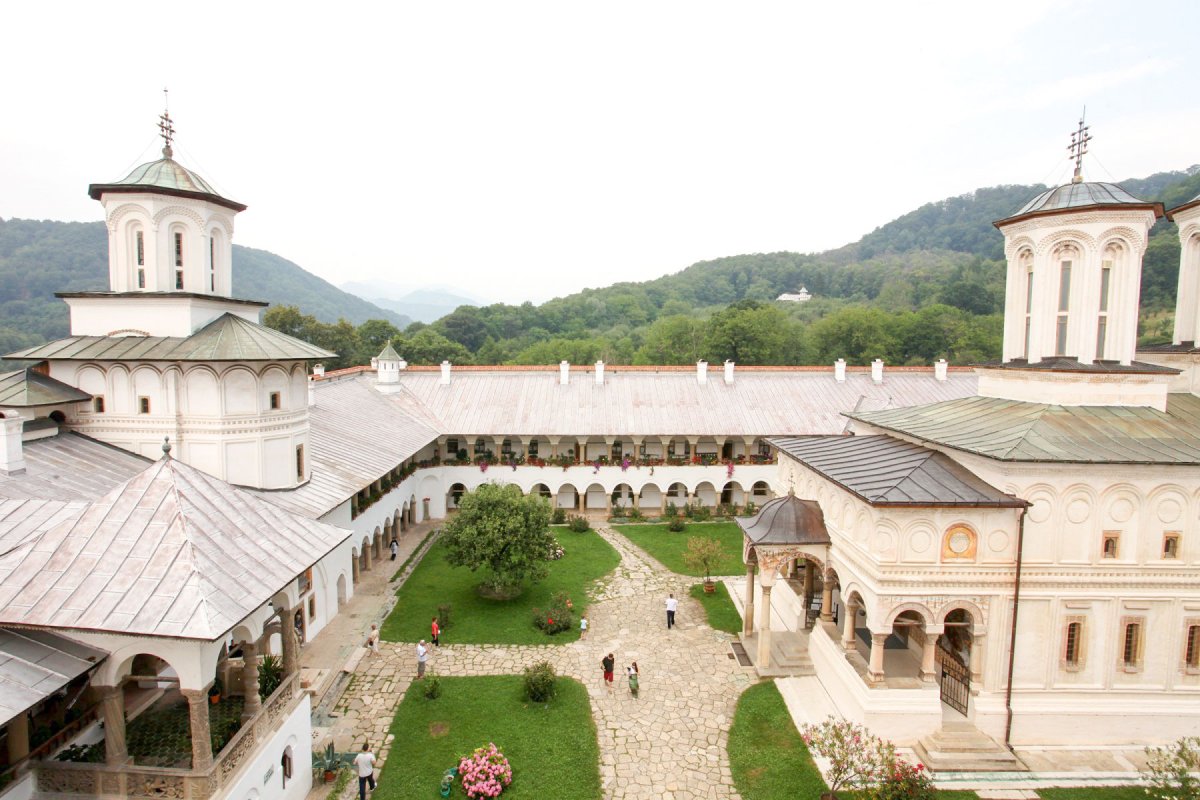 Cultul Sfinţilor Împăraţi în tradiţia brâncovenească 54505