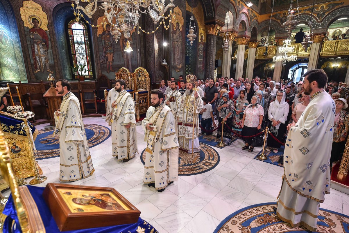 Credinţa, liantul între generaţii 54463