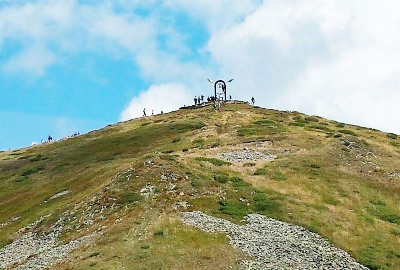 Pelerinaj la Crucea de pe Ţibleş 54437