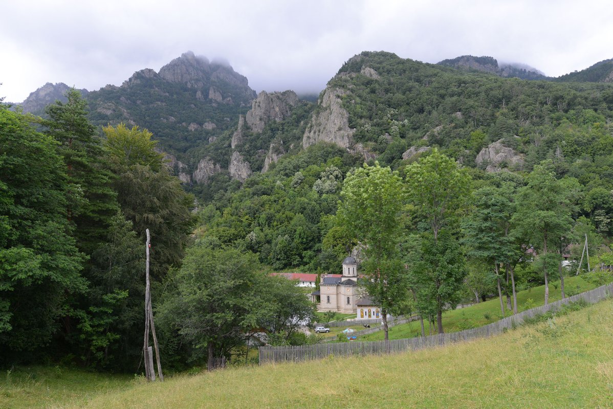 Sfinții care și-au petrecut viețile ca un continuu azi 54399