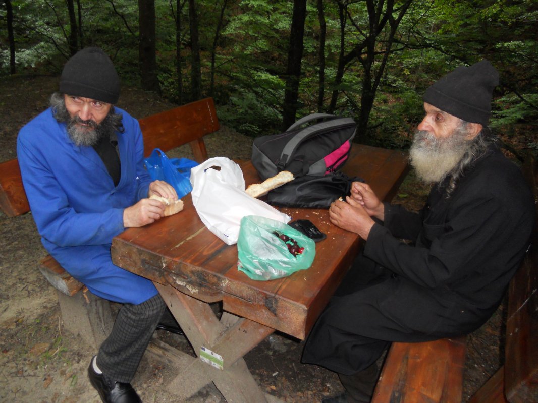 Sfinții care și-au petrecut viețile ca un continuu azi 54400