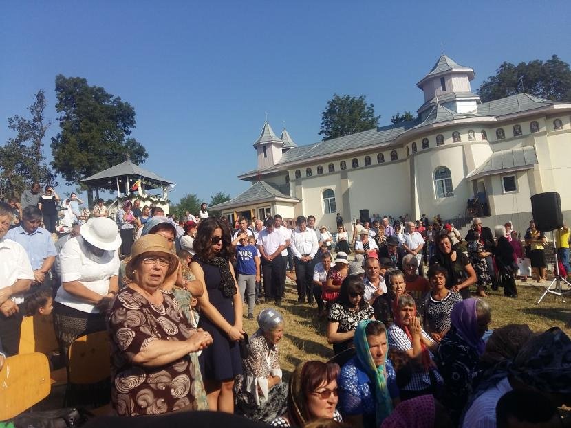 „Scară către cer“ resfinţită în Parohia Crăieşti 54311