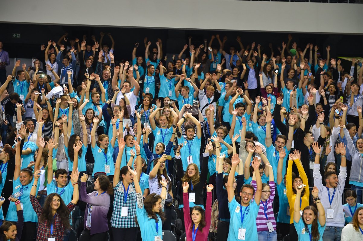 Sesiuni de lucru cu tinerii în 11 școli bucureștene 54353