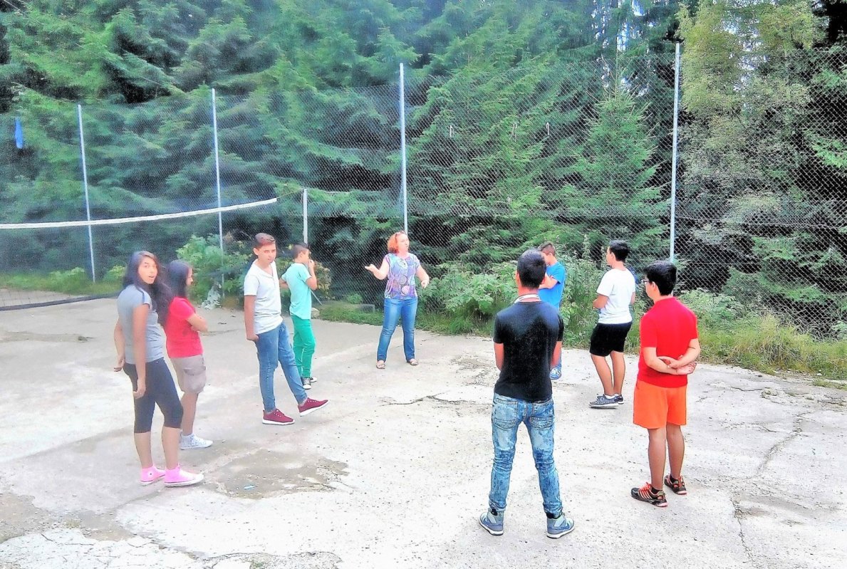 Tabără gratuită la Păltiniş pentru copiii instituţionalizaţi 54319