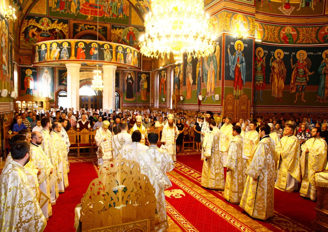 Moaștele Sfântului Nectarie, cinstite la Buzău 54284