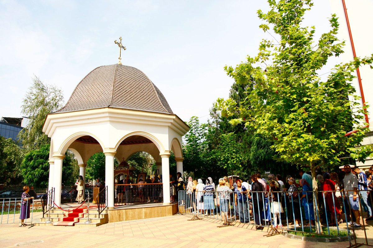 Moaștele Sfântului Nectarie, cinstite la Buzău 54286