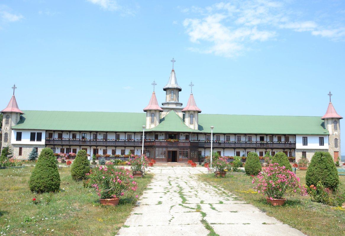 Bătrânul schit de pe moșia lui Mălin 54201