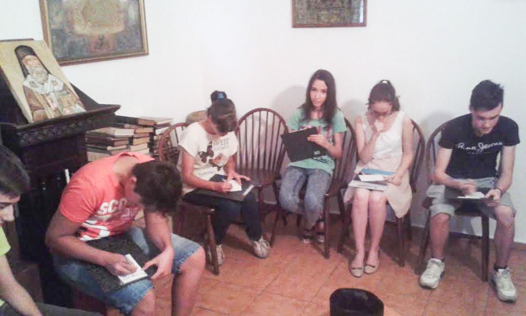 Un nou grup de tineri la Biserica Brânduşa din Bănie 54103