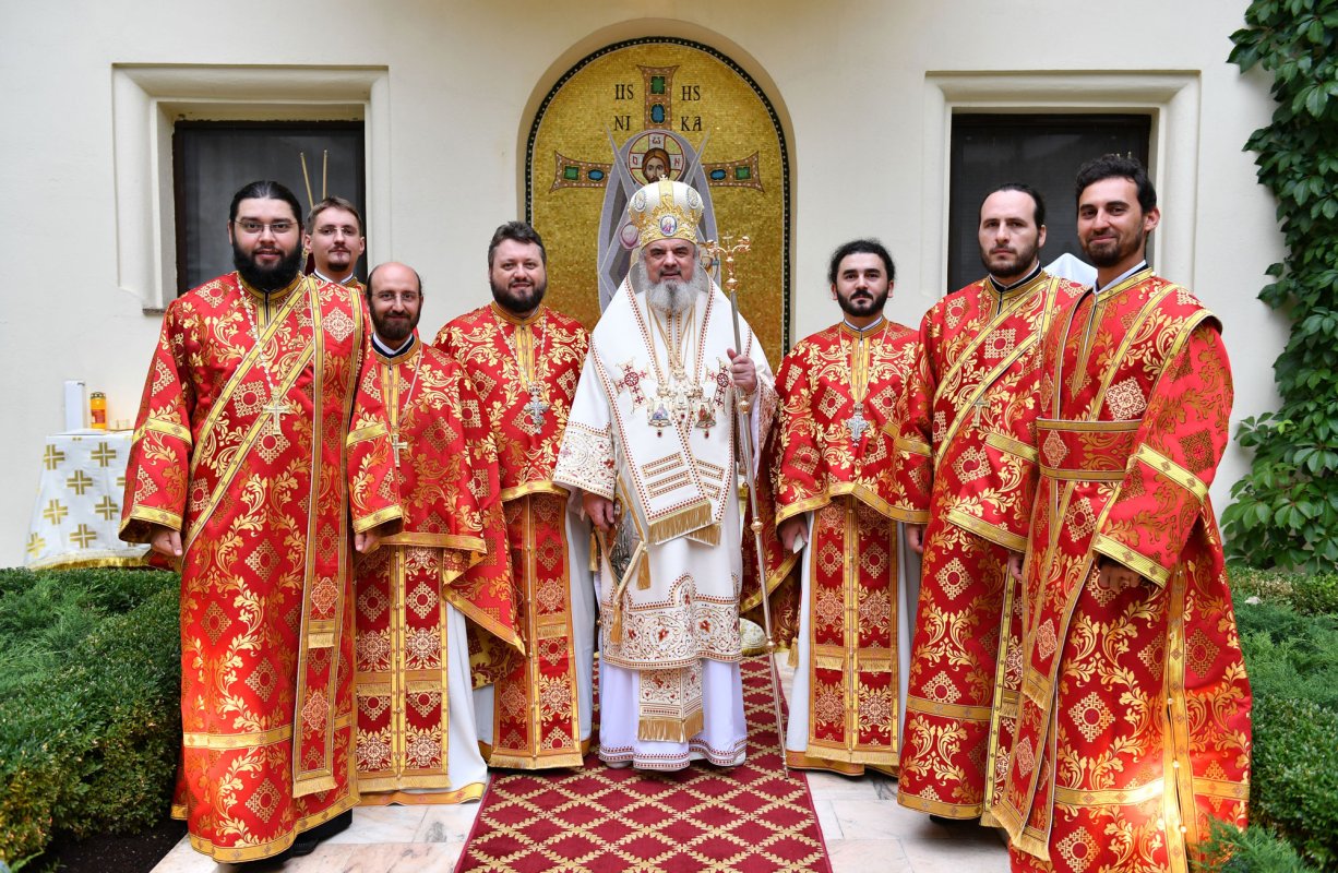 Hramul Altarului de vară de la Reședința Patriarhală 54039